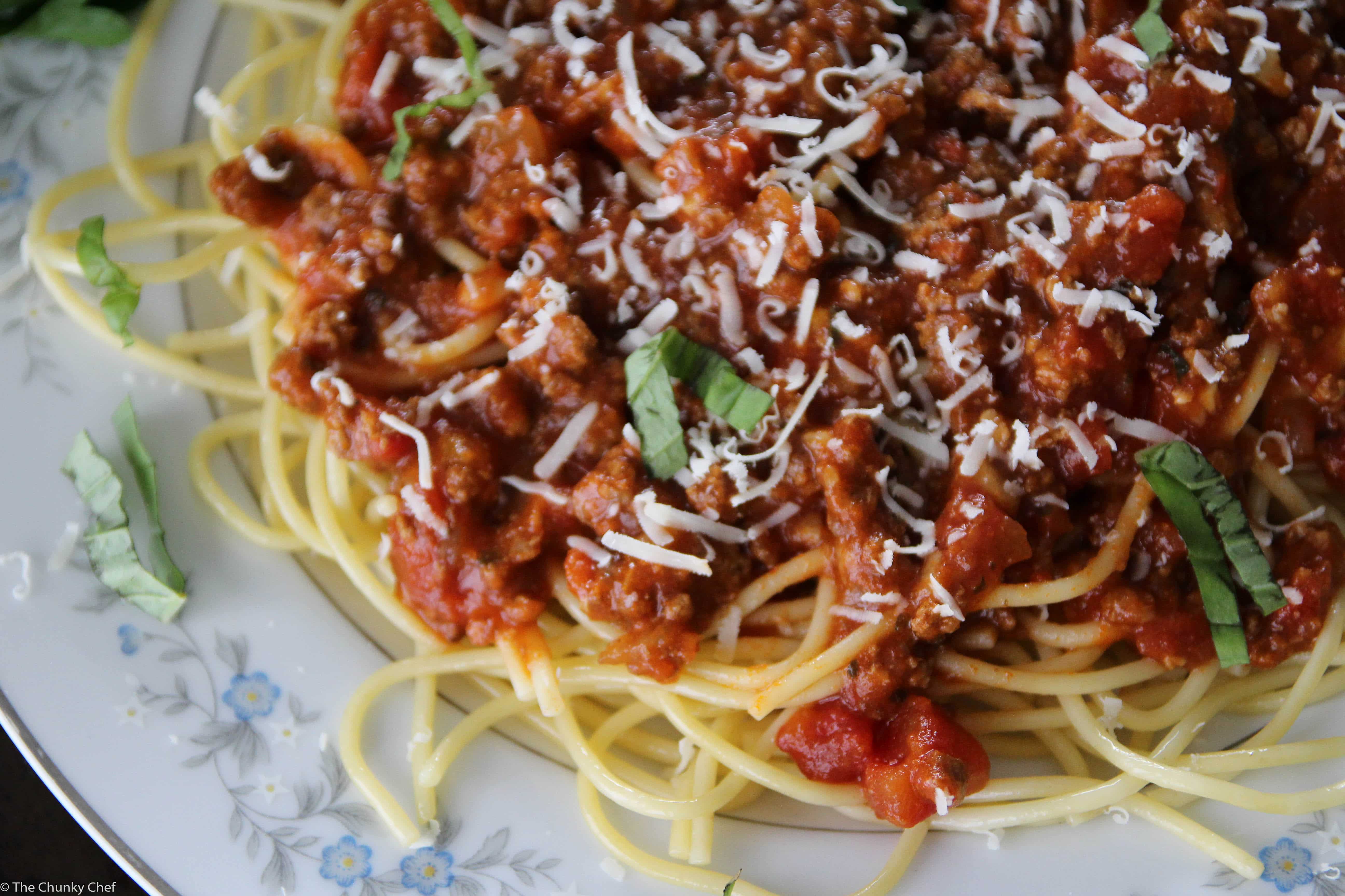 Slow Cooker Spaghetti Bolognese Sauce - The Chunky Chef