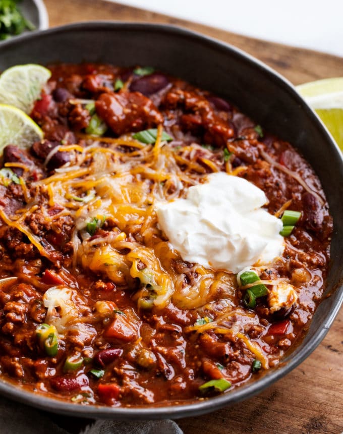 https://www.thechunkychef.com/wp-content/uploads/2015/02/Instant-Pot-Chili-bowlangle-680x860.jpg