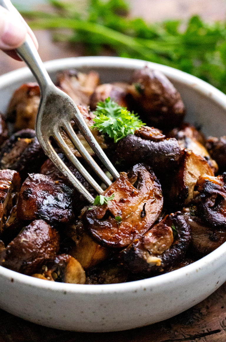 Roasted Mushrooms (Garlic + Balsamic) - The Chunky Chef