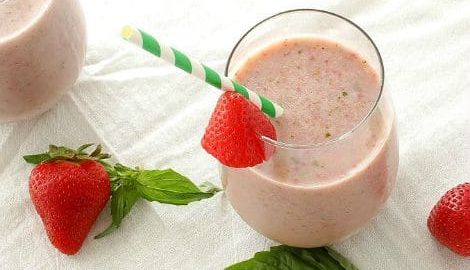 Dairy Free Strawberry Basil Smoothie - The Chunky Chef