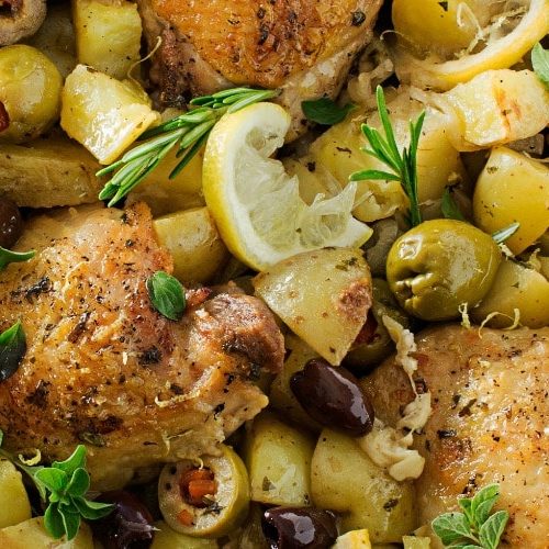 One Pan Mediterranean Braised Chicken With Olives The Chunky Chef