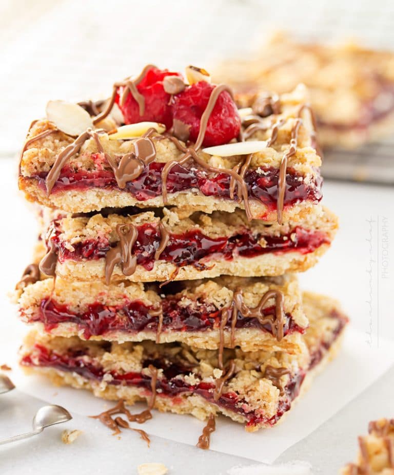 Skinny Raspberry Shortbread Bars - The Chunky Chef