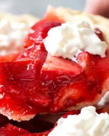 Copycat Frisch's Big Boy Fresh Strawberry Pie - The Chunky Chef