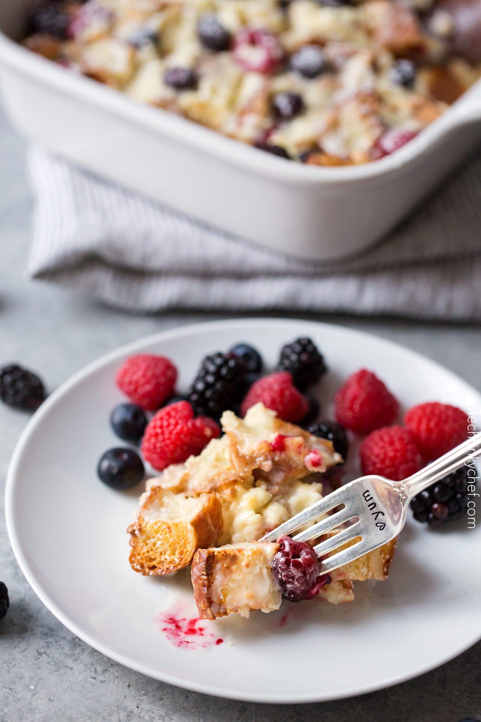 Mixed Berry Overnight Croissant Breakfast Bake | Whip this croissant ...