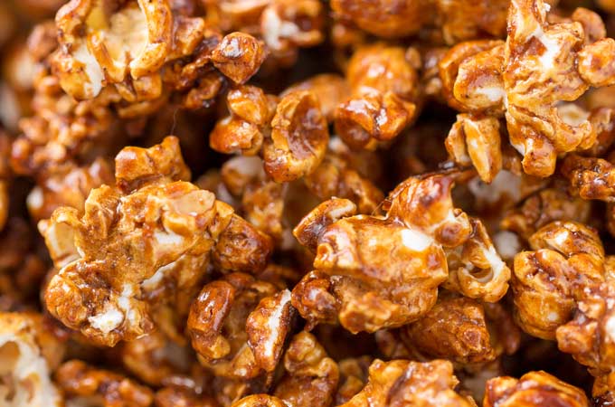 Easy Homemade Gingerbread Caramel Popcorn The Chunky Chef