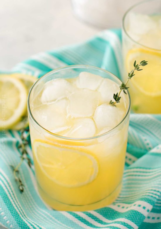 Summer Peach Lemonade Recipe - The Chunky Chef