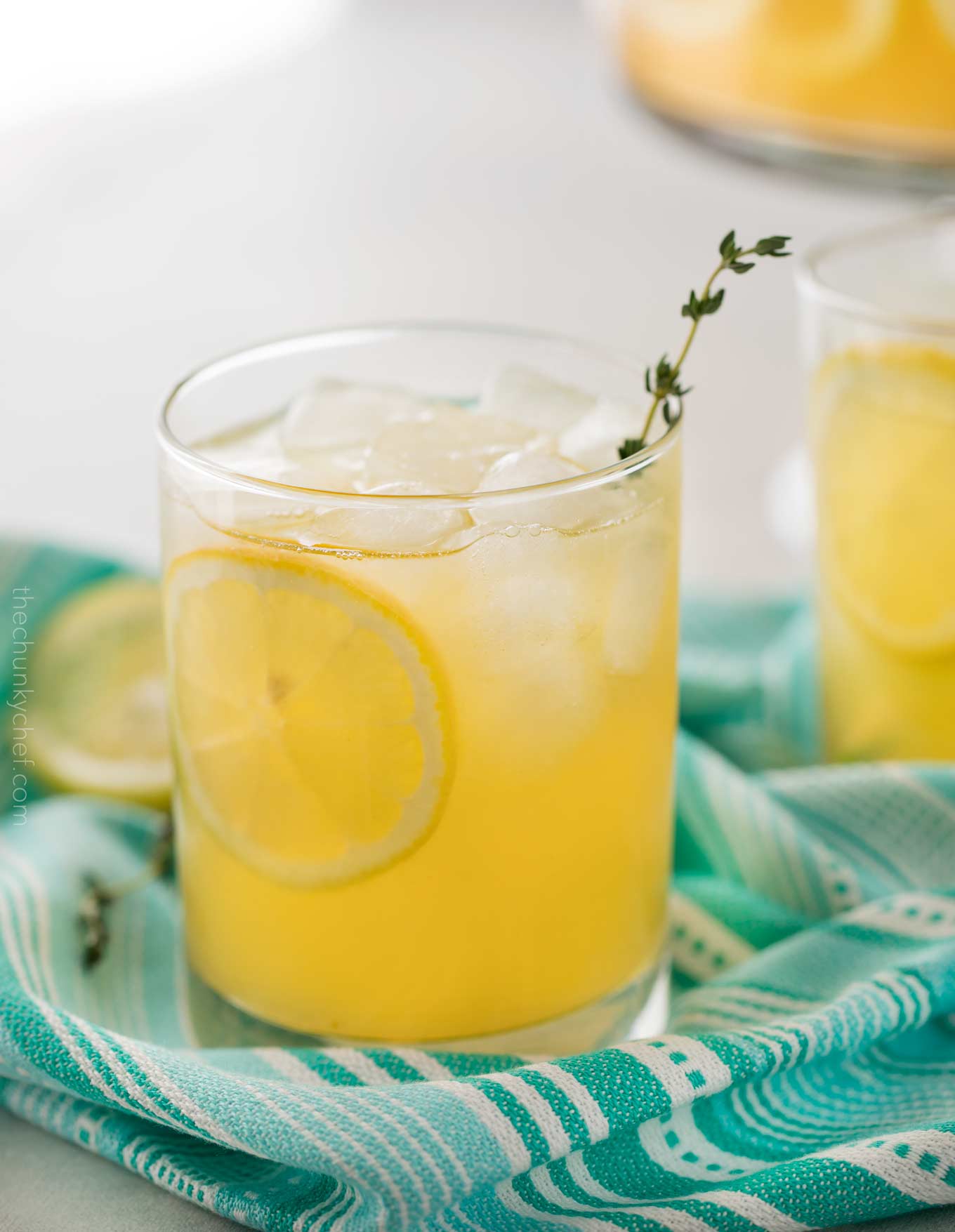 Summer Peach Lemonade Recipe - The Chunky Chef