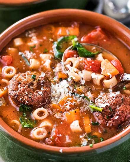 https://www.thechunkychef.com/wp-content/uploads/2018/08/Slow-Cooker-Italian-Meatball-Soup.jpg