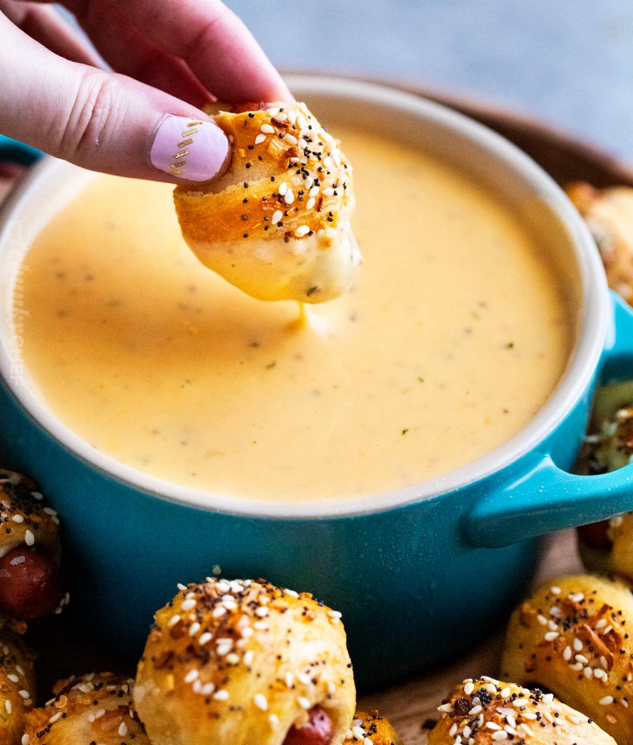 Creamy Beer Cheese Sauce - The Chunky Chef