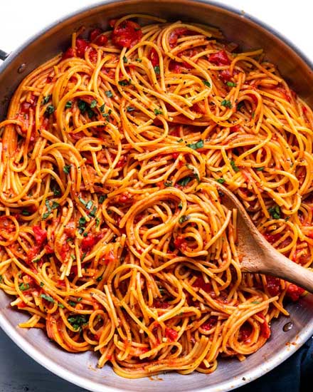 One Pot Spaghetti (ready in 30 minutes or less!) - The Chunky Chef