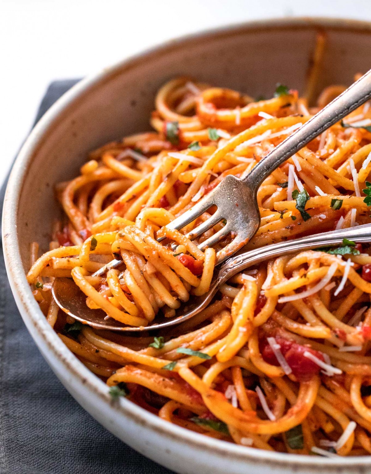 One Pot Spaghetti (ready in 30 minutes or less!) The Chunky Chef