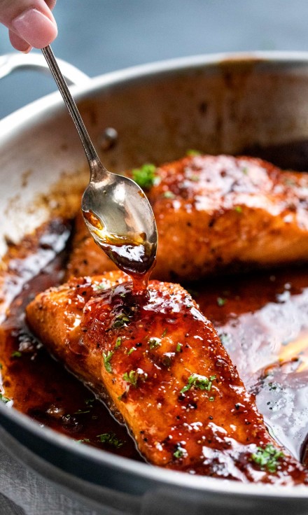 Honey Garlic Glazed Salmon (20 min. recipe!) - The Chunky Chef