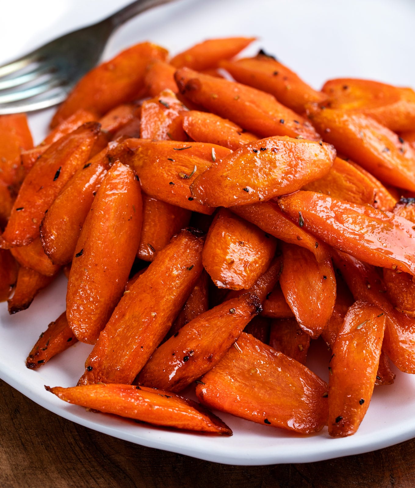 Carrot Recipe : Roasted Carrots Simple Vegan Blog - 30+ of our best carrot recipes you need to try.