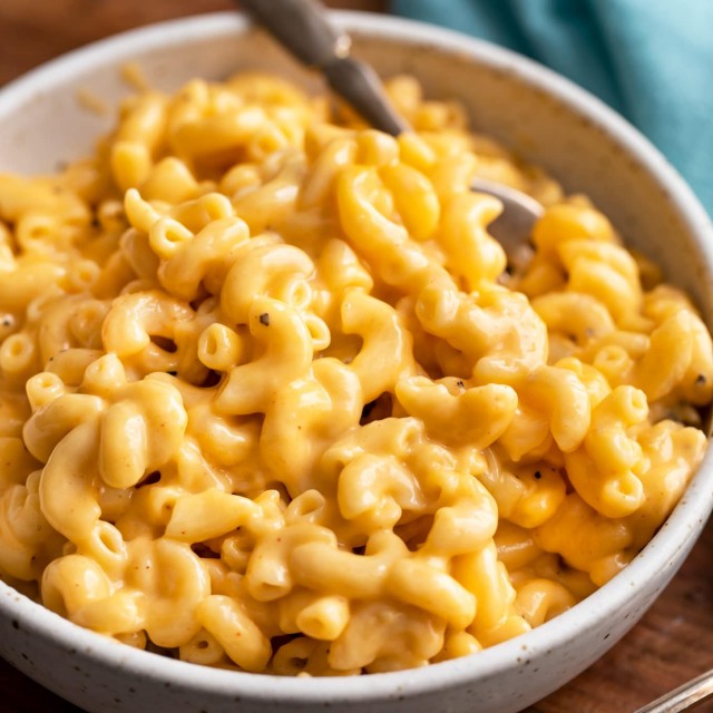 Instant Pot Mac and Cheese (quick dinner idea) - The Chunky Chef