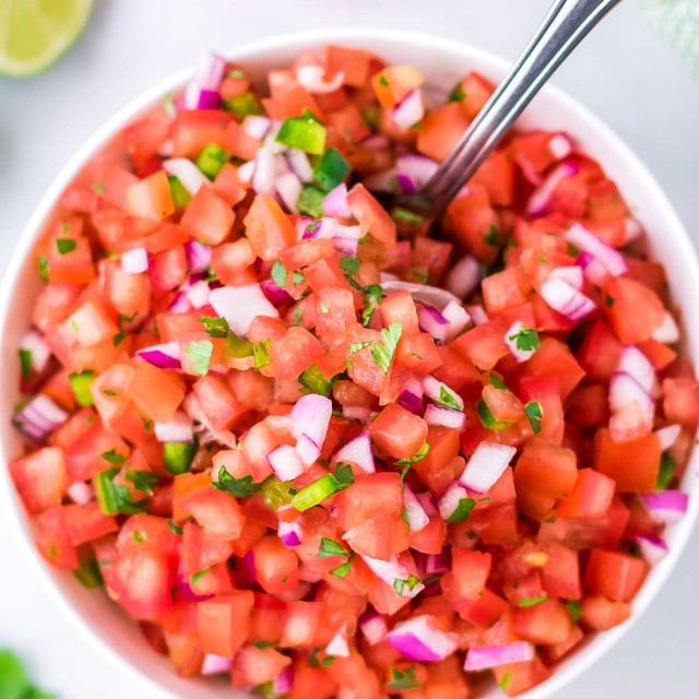 Pico de Gallo (classic and easy recipe!) - The Chunky Chef