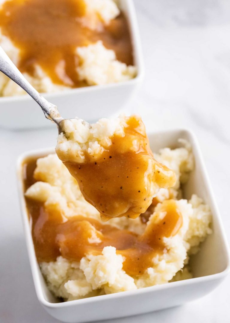 Classic Brown Gravy Recipe (no drippings!) - The Chunky Chef