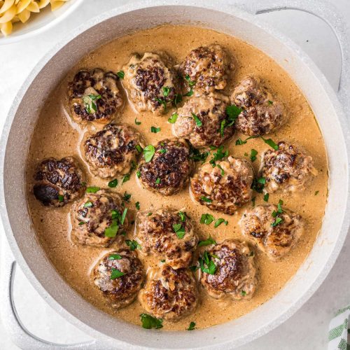 https://www.thechunkychef.com/wp-content/uploads/2020/12/Swedish-Meatballs-1200-500x500.jpg