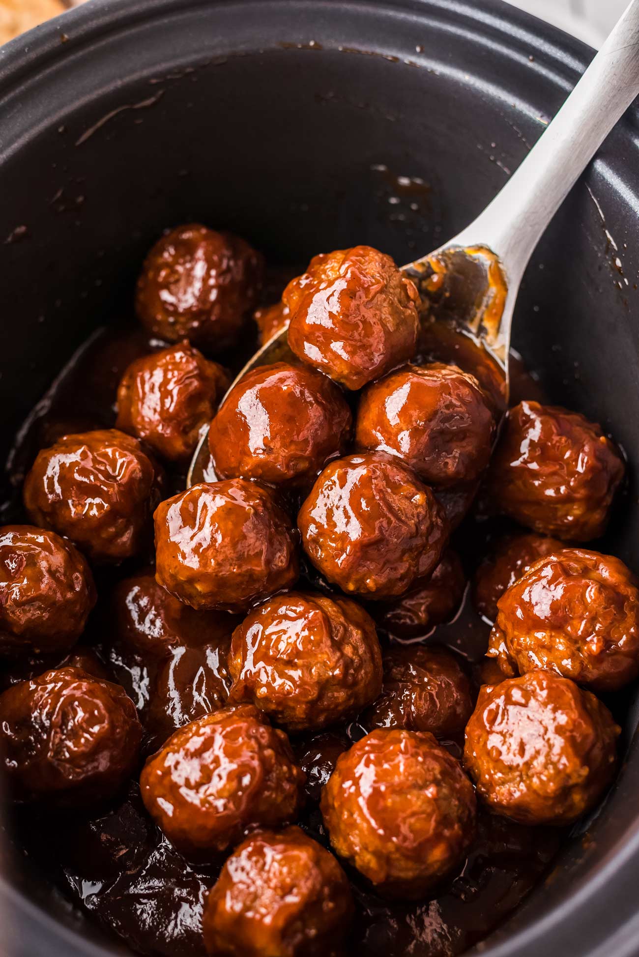 crockpot-bourbon-bbq-meatballs-the-chunky-chef