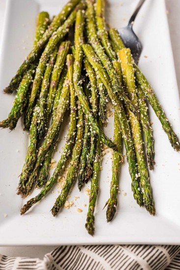 Easy Roasted Asparagus - The Chunky Chef