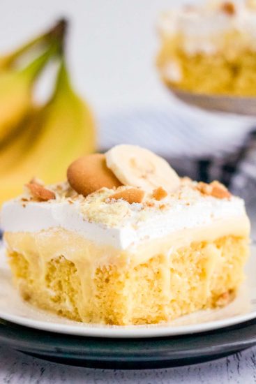 Banana Pudding Poke Cake - The Chunky Chef