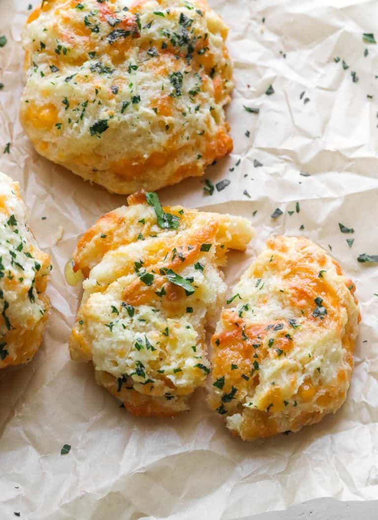 Copycat Cheddar Bay Biscuits The Chunky Chef