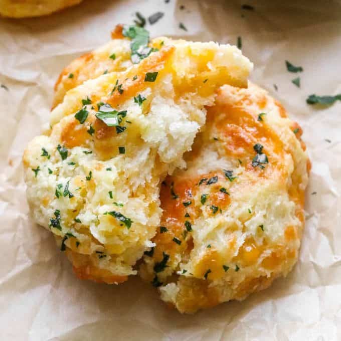 How To Cook: Red Lobster Cheddar Bay Biscuit Mix 