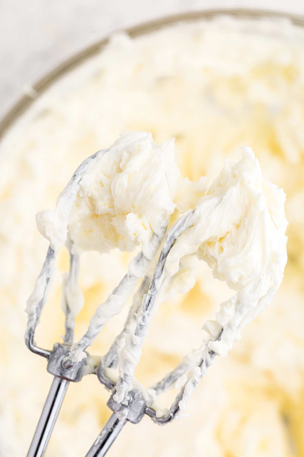 Lemon Buttercream Frosting - The Chunky Chef