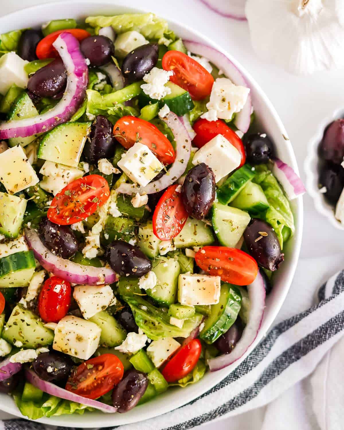 Greek Salad Recipe - The Chunky Chef