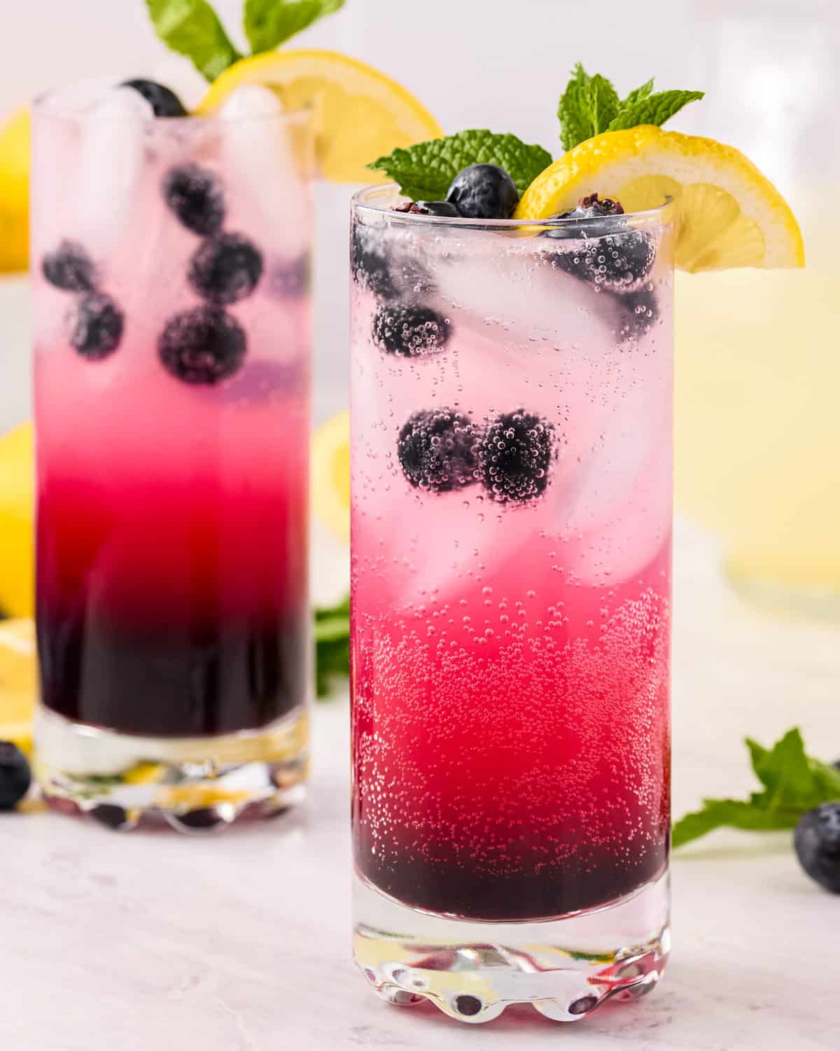 Sparkling Blueberry Lemonade - The Chunky Chef