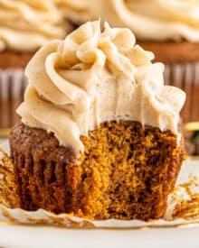 Gingerbread Cupcakes with Vanilla Cream Cheese Frosting