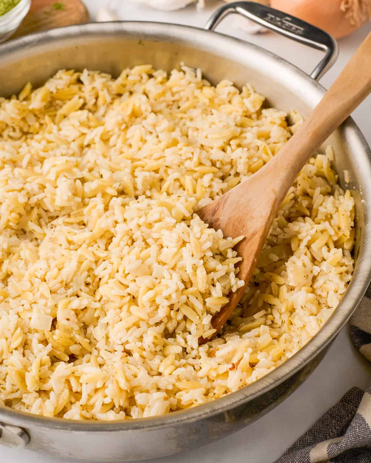 Garlic Parmesan Rice Pilaf - The Chunky Chef