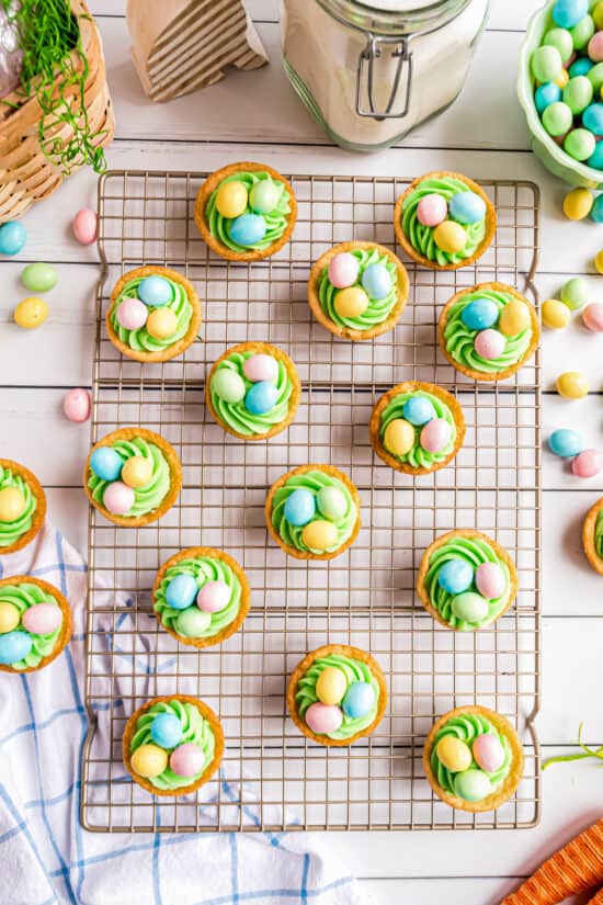 Easter Basket Sugar Cookie Cups - The Chunky Chef