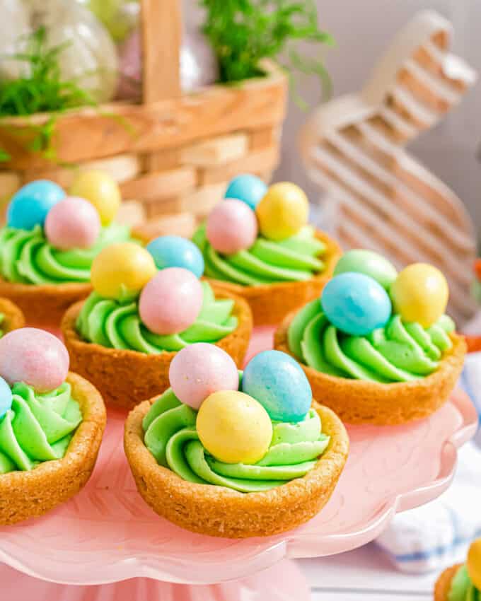 https://www.thechunkychef.com/wp-content/uploads/2023/03/Easter-Basket-Sugar-Cookie-Cups-5-680x850.jpg