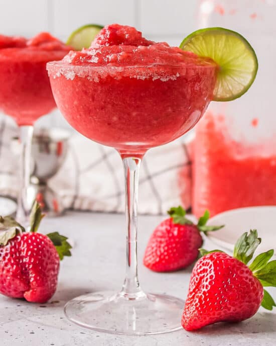 Frozen Strawberry Margaritas - The Chunky Chef