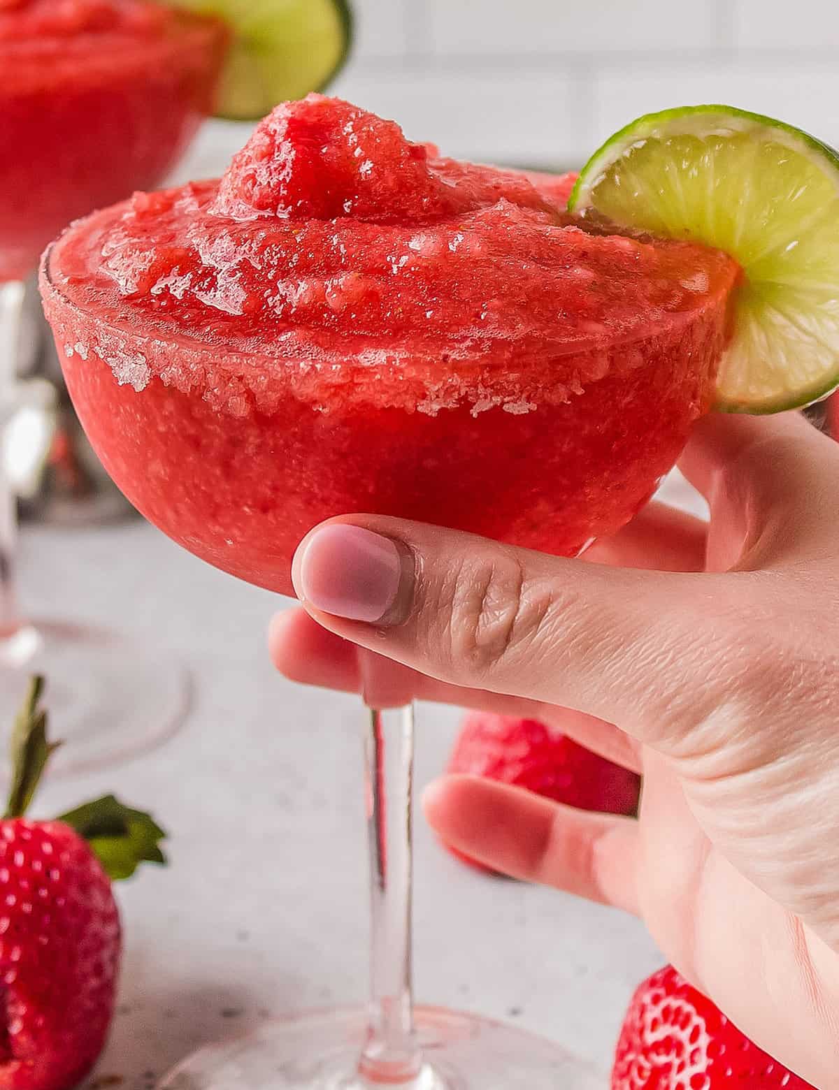 Frozen Strawberry Margaritas - The Chunky Chef