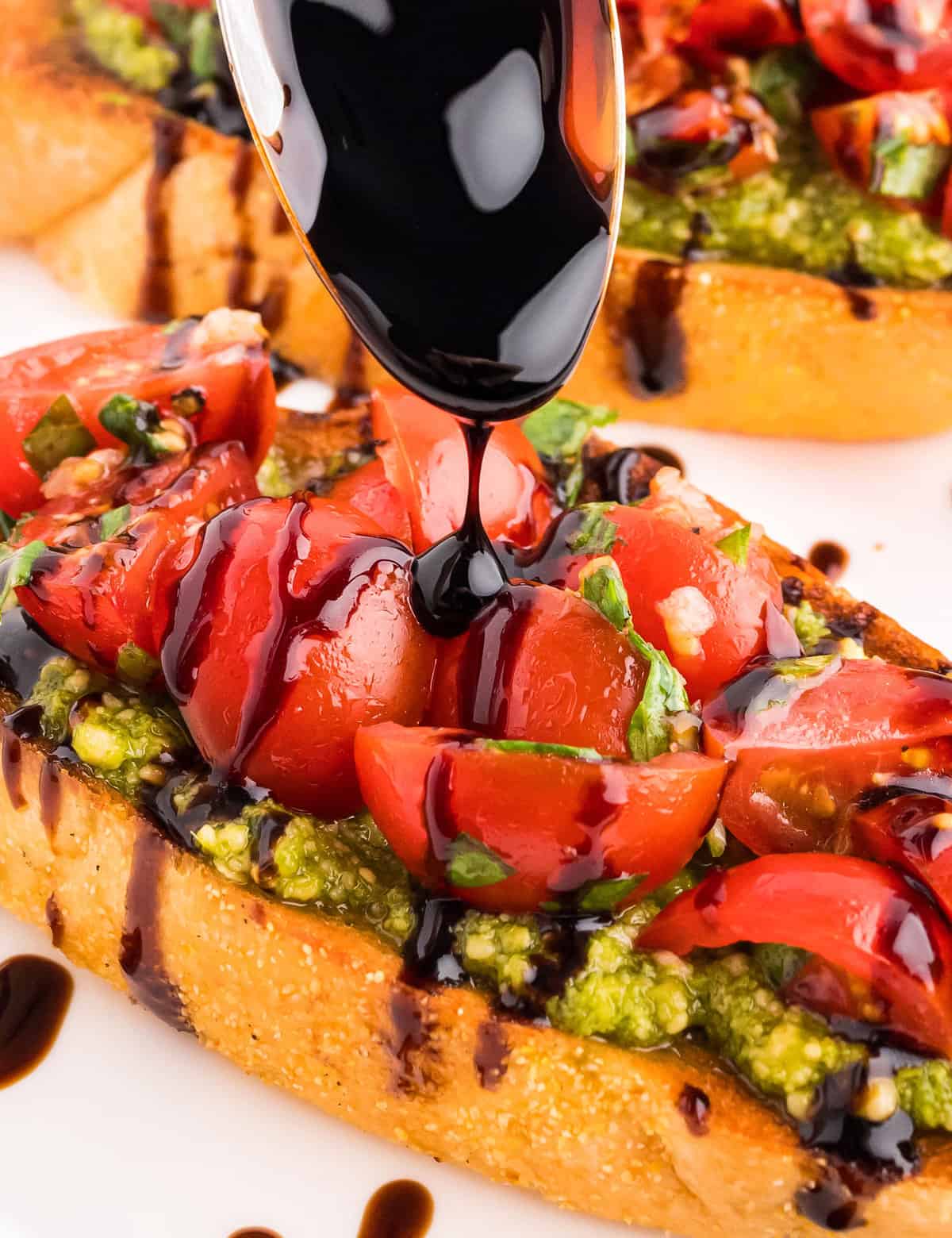 Pesto and Tomato Bruschetta Recipe The Chunky Chef