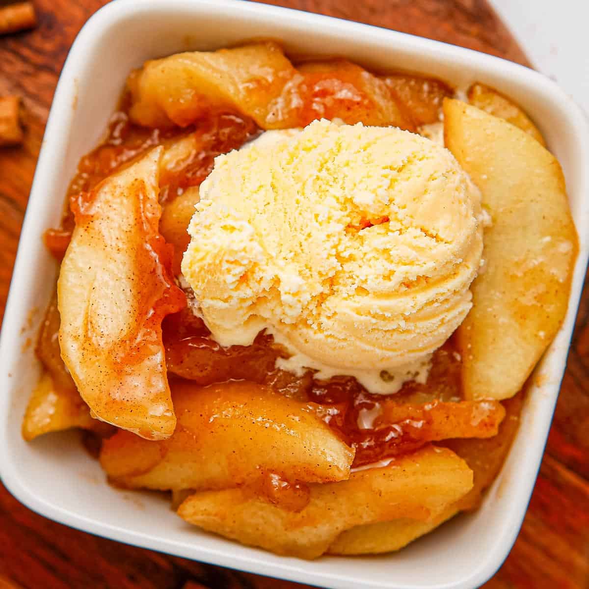 https://www.thechunkychef.com/wp-content/uploads/2023/09/Skillet-Fried-Apples-recipe-card.jpg