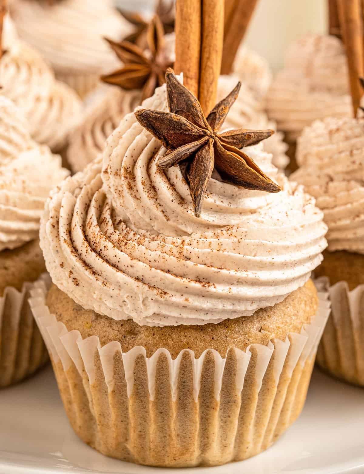 https://www.thechunkychef.com/wp-content/uploads/2023/10/Chai-Latte-Cupcakes-feat.jpg