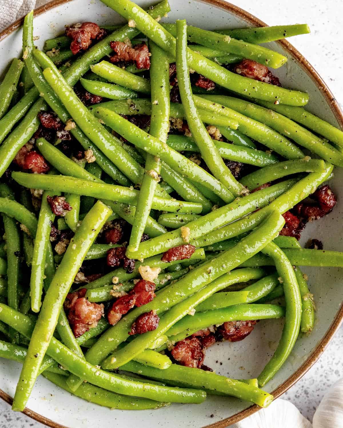 Garlic Green Beans with Bacon - The Chunky Chef