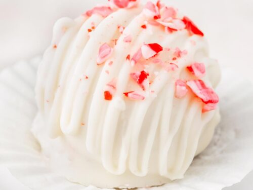 https://www.thechunkychef.com/wp-content/uploads/2023/12/Candy-Cane-Cake-Balls-recipe-card-500x375.jpg