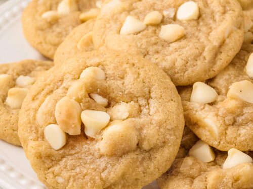 Rock n' Roll - Macadamia Nuts & White Chocolate Chunk Cookies