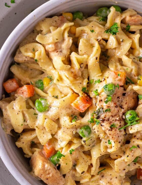 Creamy Chicken Pot Pie Pasta - The Chunky Chef