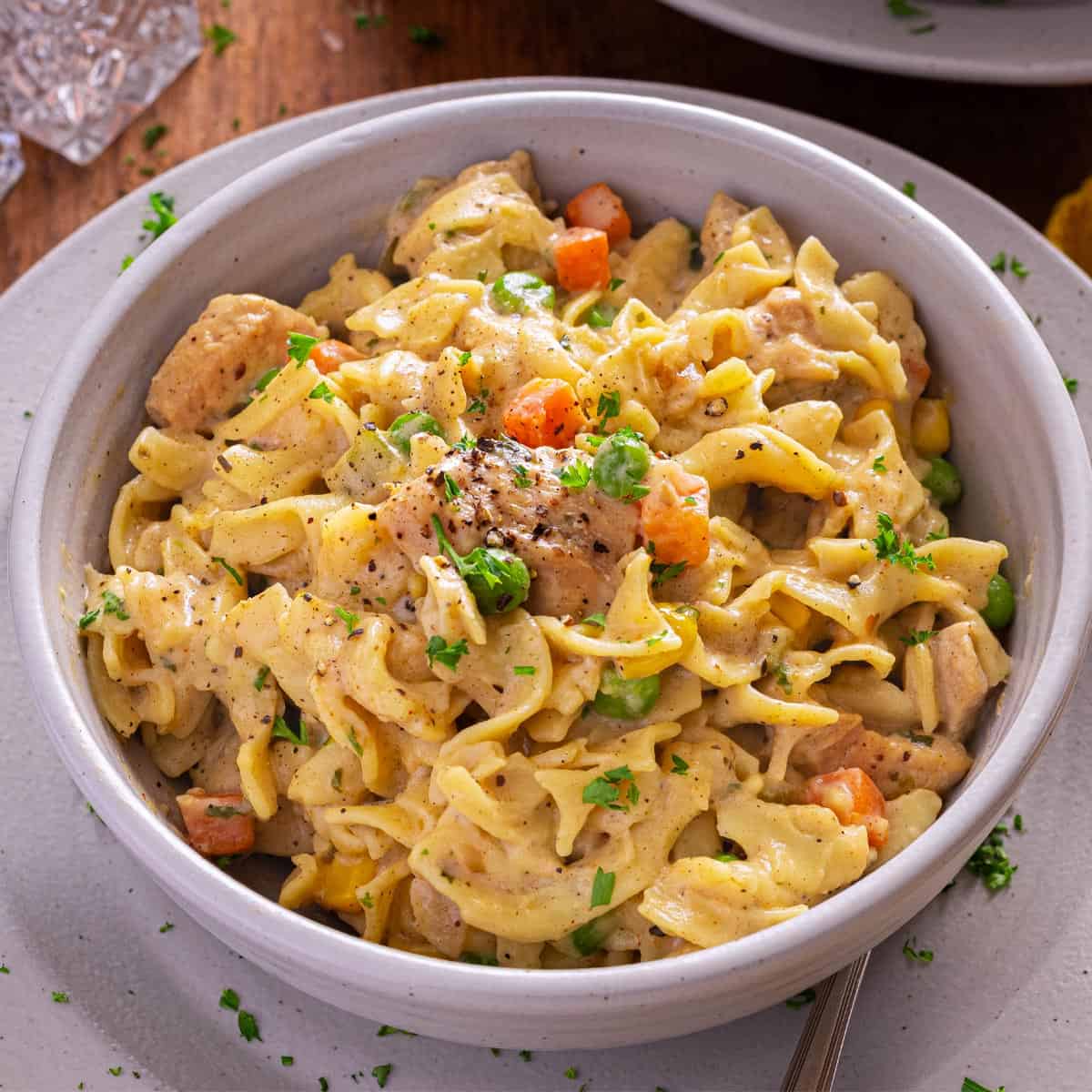 Creamy Chicken Pot Pie Pasta - The Chunky Chef