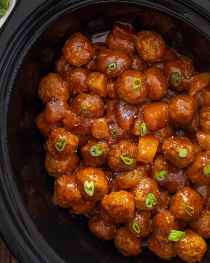 spicy hawaiian crockpot meatballs in slow cooker